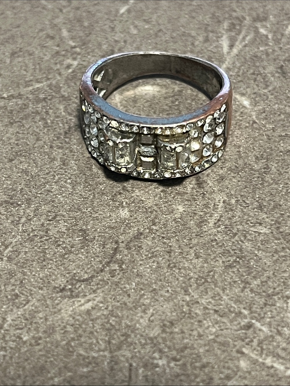 Rhinestone Pavé Wide Band Ring - Silver Tone Sz 8 As is